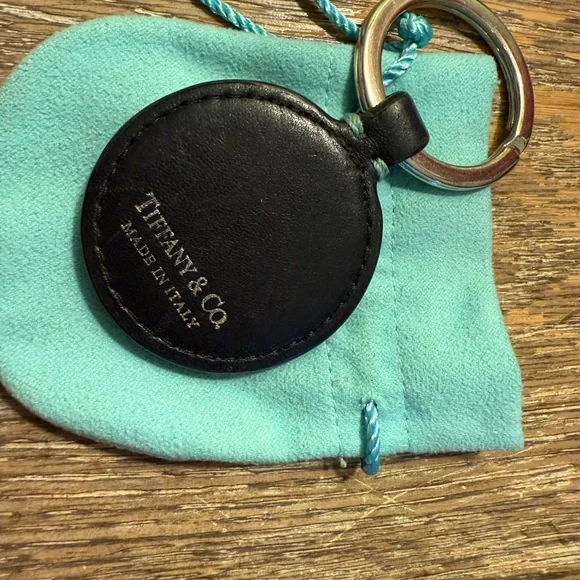 Tiffany & Co. Black Leather Key Ring with Blue Pouch - Picture 3 of 4